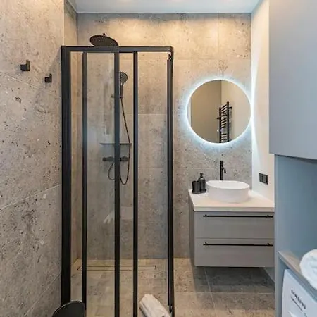 Apartment Lovely 1bd By Domvia Kaunas