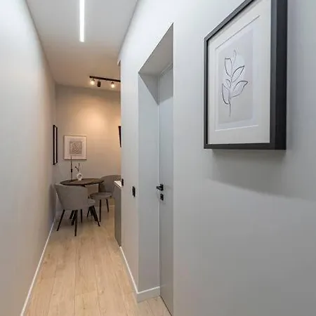 Apartment Lovely 1bd By Domvia