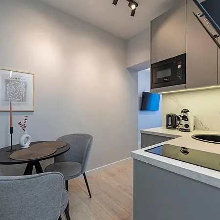 Lovely 1bd By Domvia Apartment
