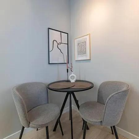 Apartment Lovely 1bd By Domvia