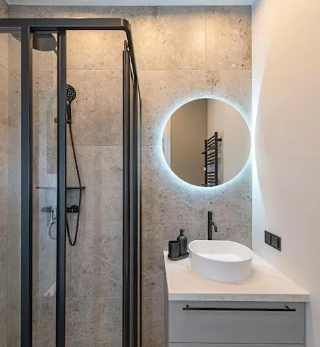 Lovely 1bd By Domvia Apartament Kowno