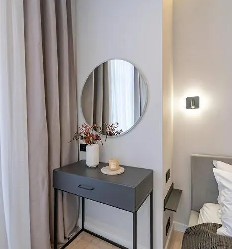 Lovely 1bd By Domvia Apartament
